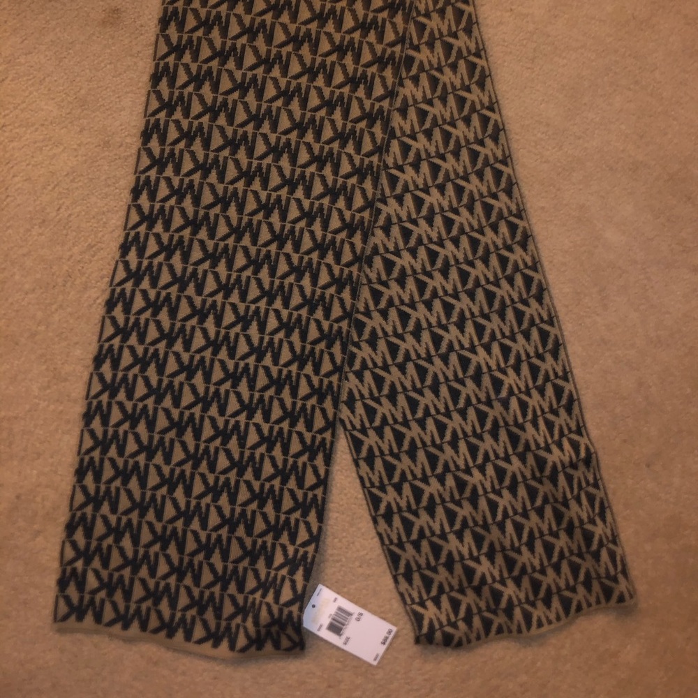 Michael kors scarf